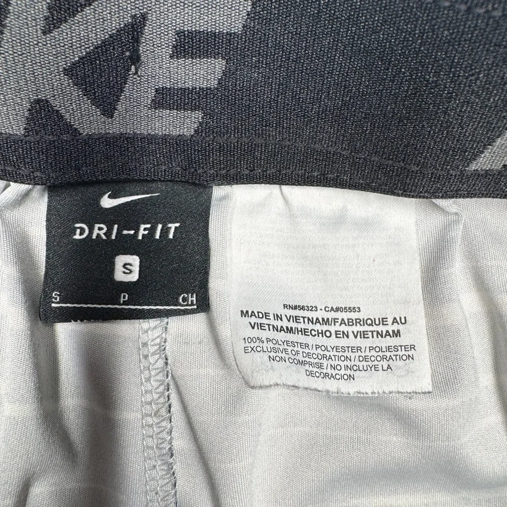 Nike Predator Dri-Fit Black Gray Basketball Shorts Men's‎ Size Small 8.5